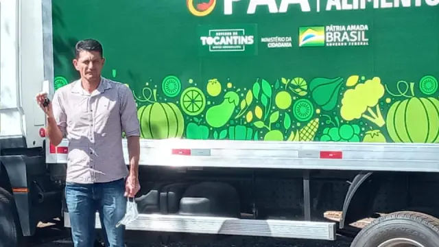O prefeito Gernivon recebeu hoje um caminhão baú refrigerado do Programa de Aquisição de Alimentos - PPA.
