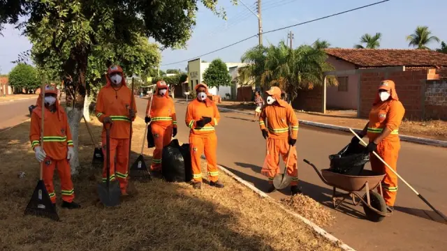 Prefeitura Municipal Orienta Cuidados no Descarte de Resíduos e Galhadas.